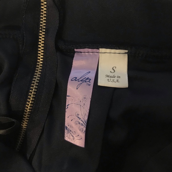 **LAST CHANCE**Navy Blue High-Waisted Circle Skirt - Picture 4 of 6